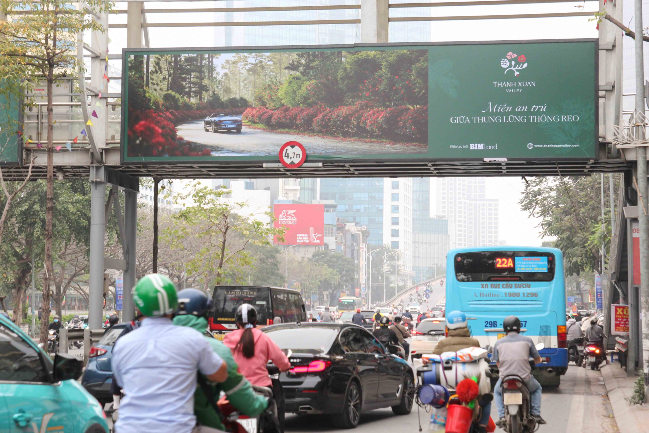 BIM GROUP giới thiệu dự án Thanh Xuân Valley trên các cầu bộ hành trọng điểm ở Hà Nội