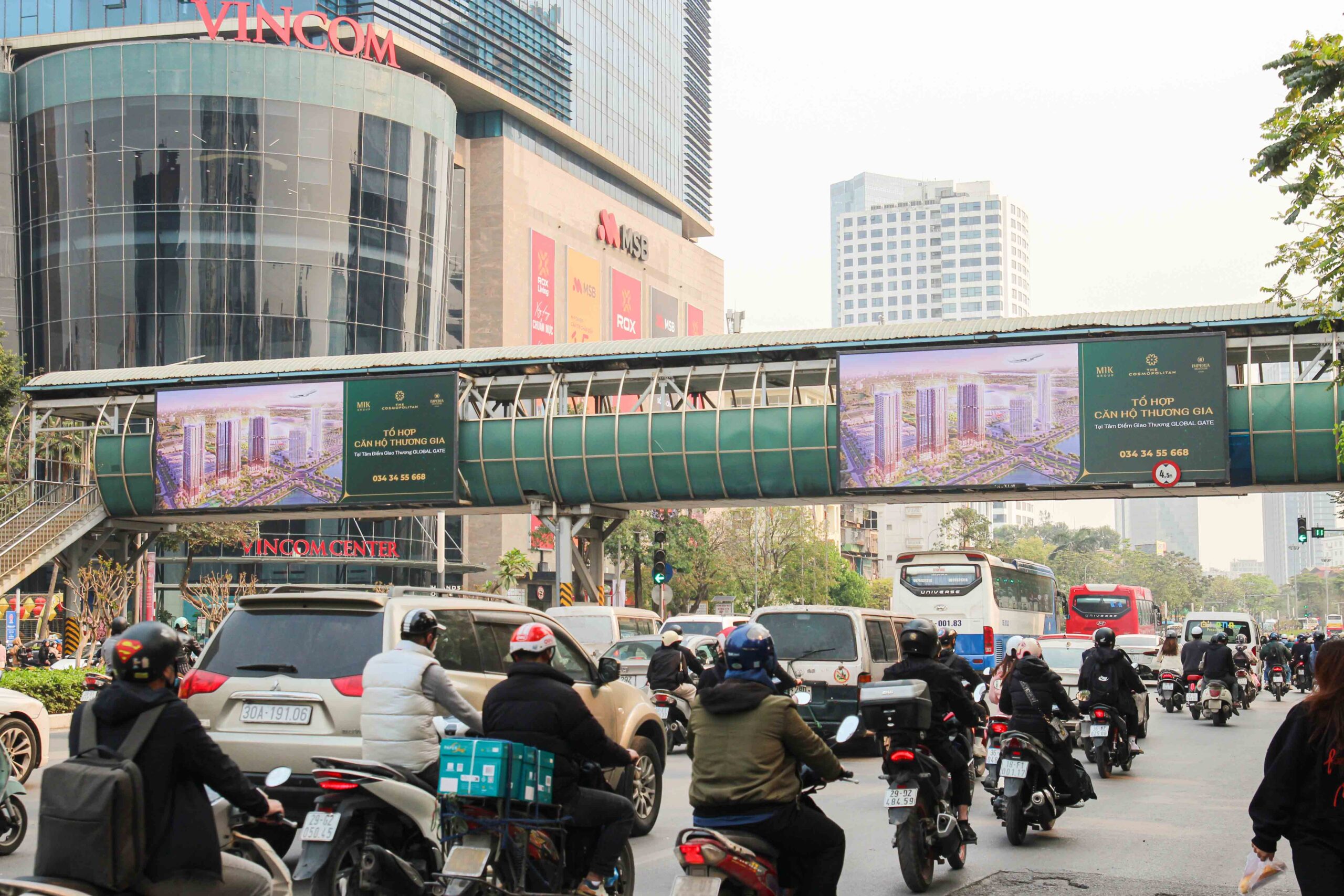 The Cosmopolitan – Dấu ấn kiến trúc đẳng cấp của MIK Group trên cầu bộ hành Đại học Luật Hà Nội