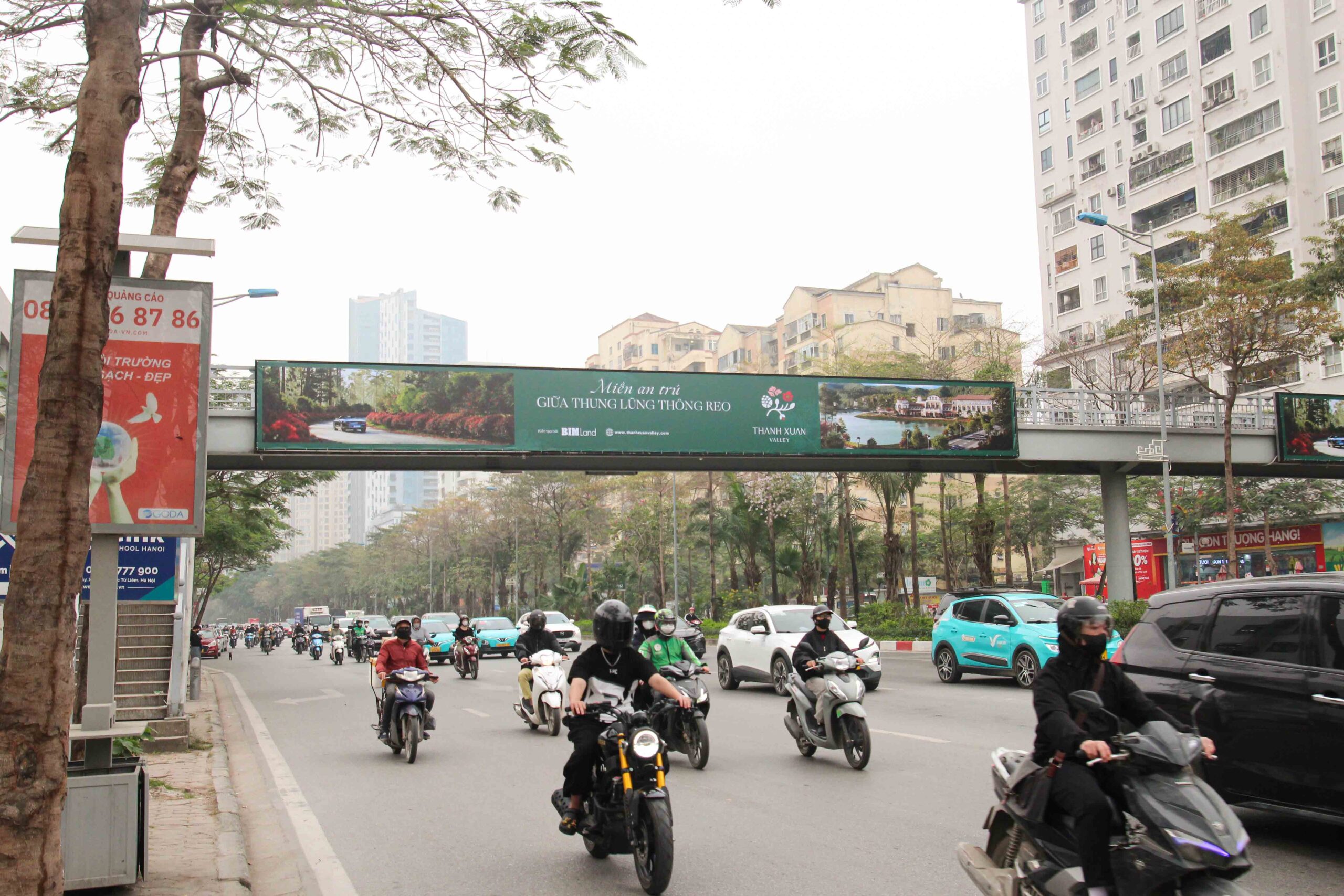 Ảnh xa hướng nhìn Võ Chí Công đi Cầu Nhật Tân (NC)