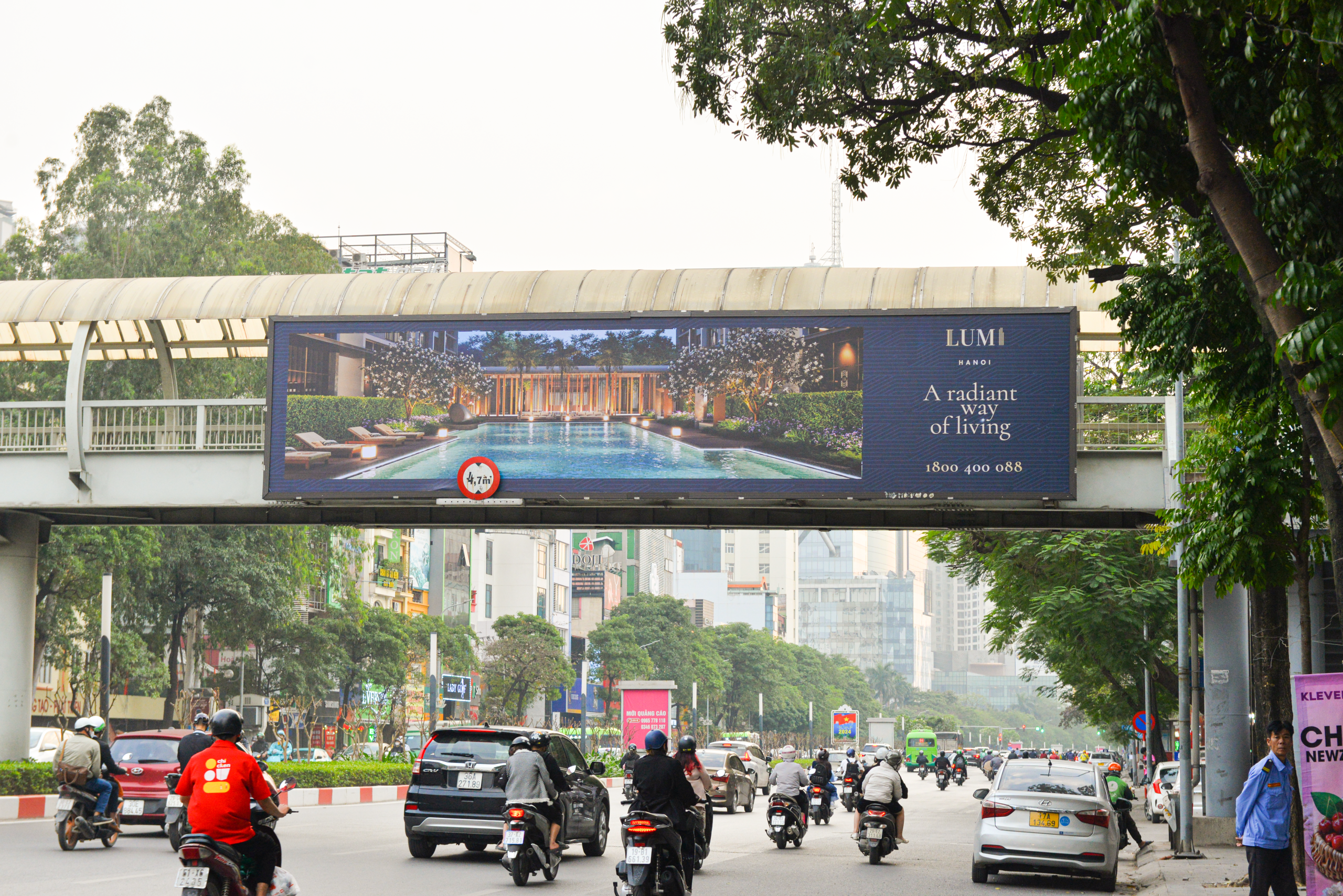Cầu vượt đi bộ Đại học Lao động – Xã hội, Hà Nội