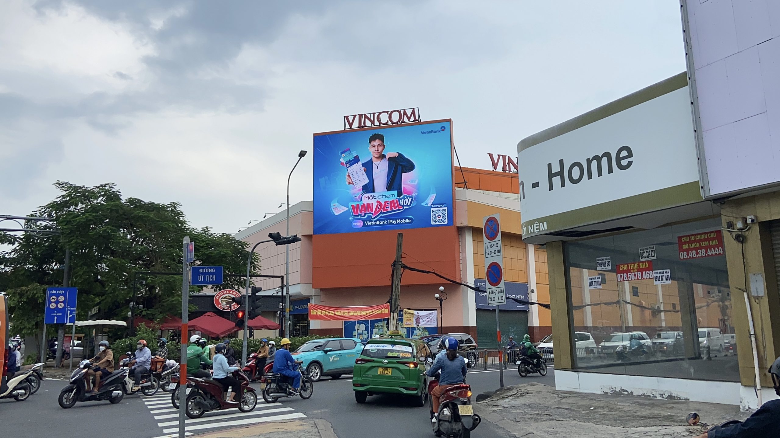 LED mặt tiền Vincom Plaza Cộng Hoà