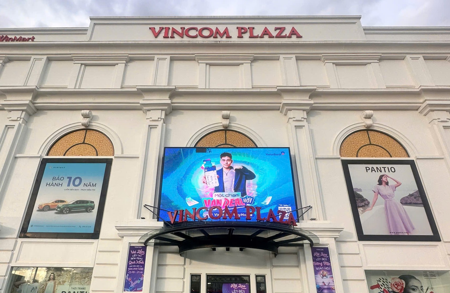 LED mặt tiền TTTM Vincom Móng Cái