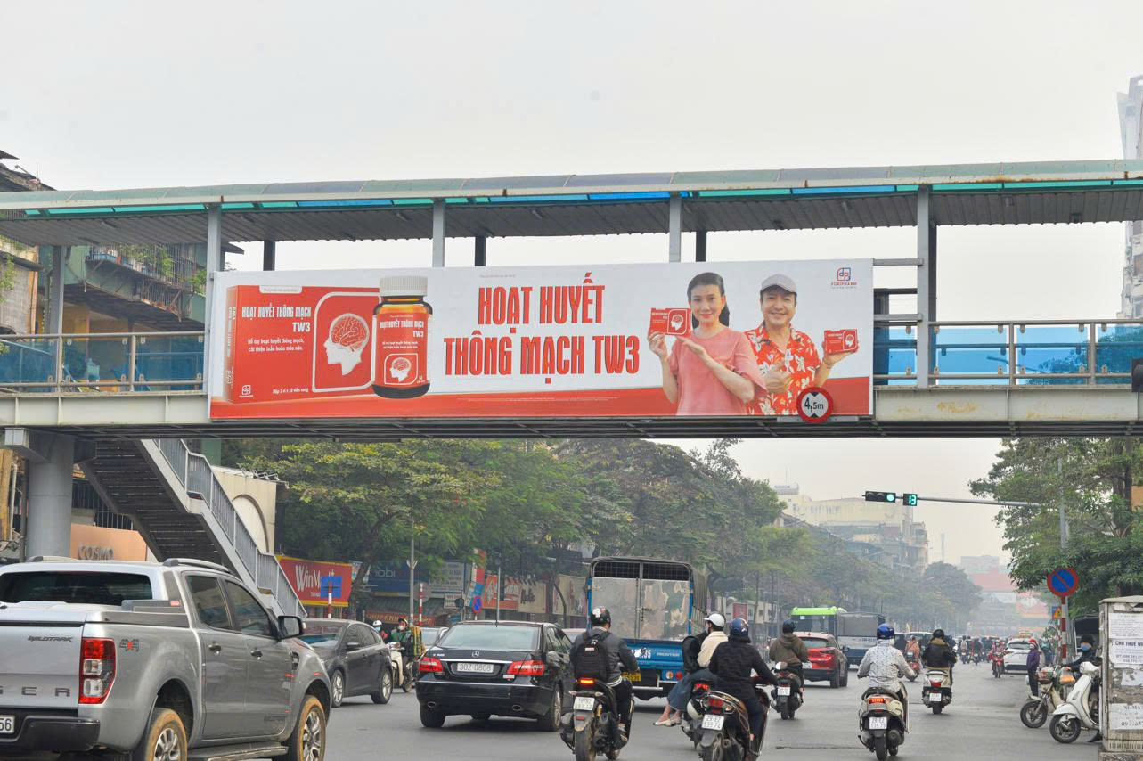 Cầu vượt đi bộ Phạm Ngọc Thạch, Hà Nội