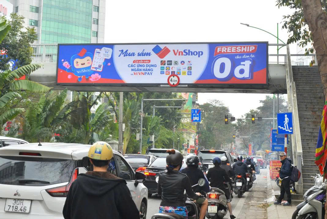 Cầu vượt đi bộ Giảng Võ 1, Hà Nội