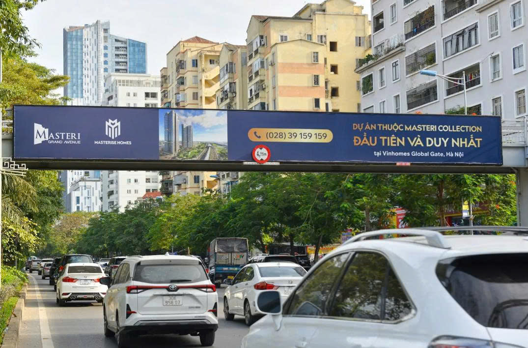 Cầu vượt đi bộ Võ Chí Công 2, Hà Nội