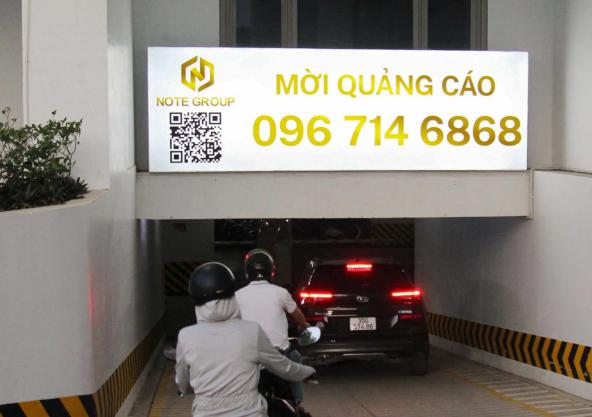 Quảng cáo hộp đèn hầm tòa nhà là gì? Đặc điểm và hiệu quả