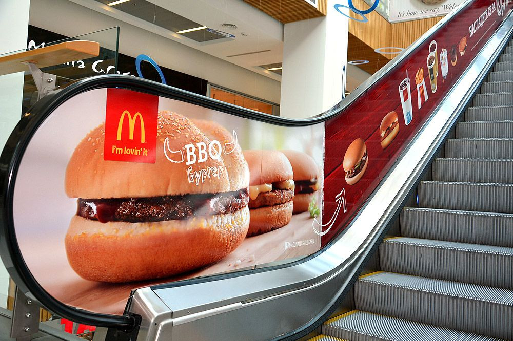 Dịch vụ quảng cáo thang cuốn tại siêu thị, trung tâm thương mại